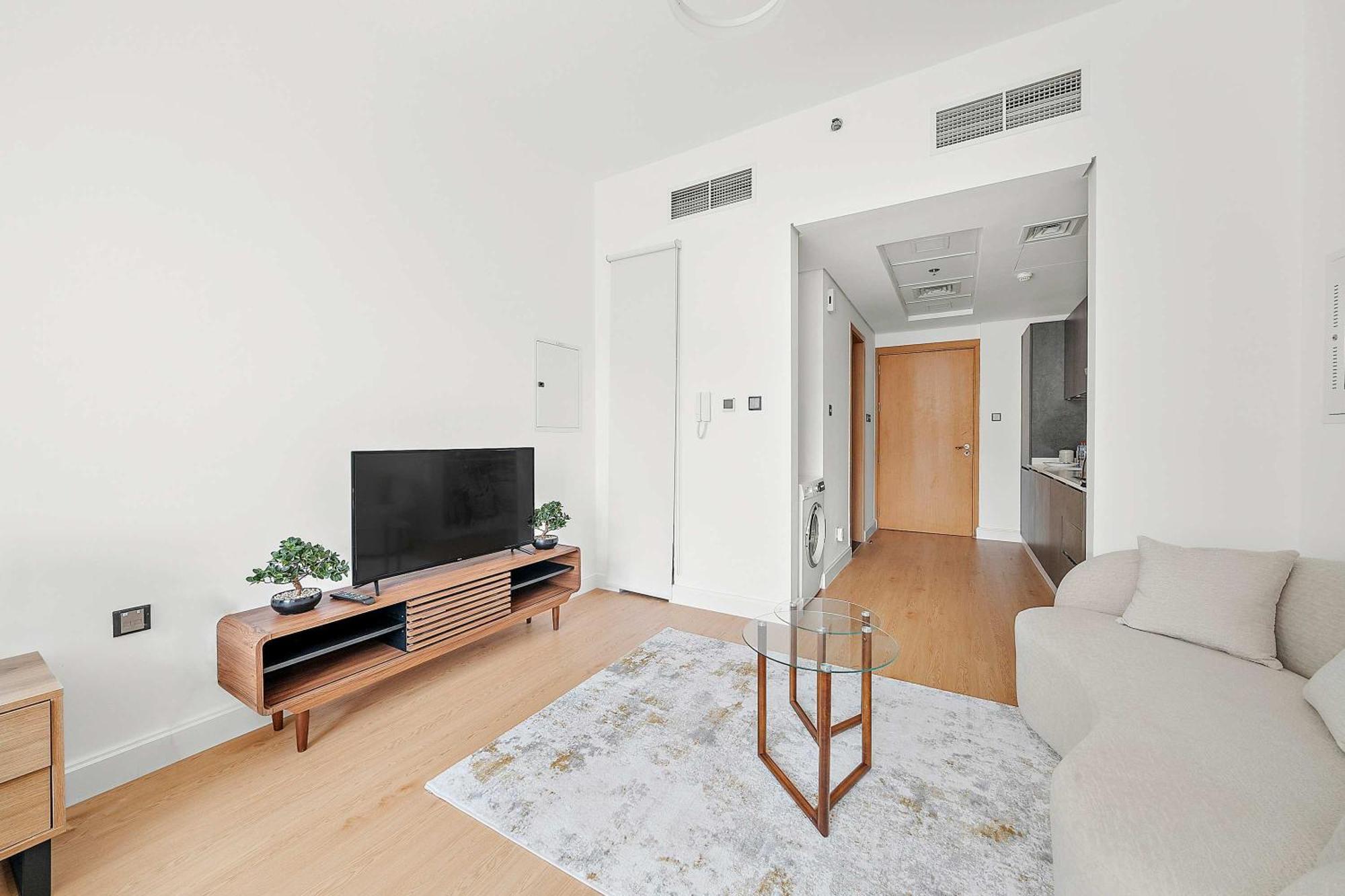Perfect In Jvc With Pool And Gym Apartment